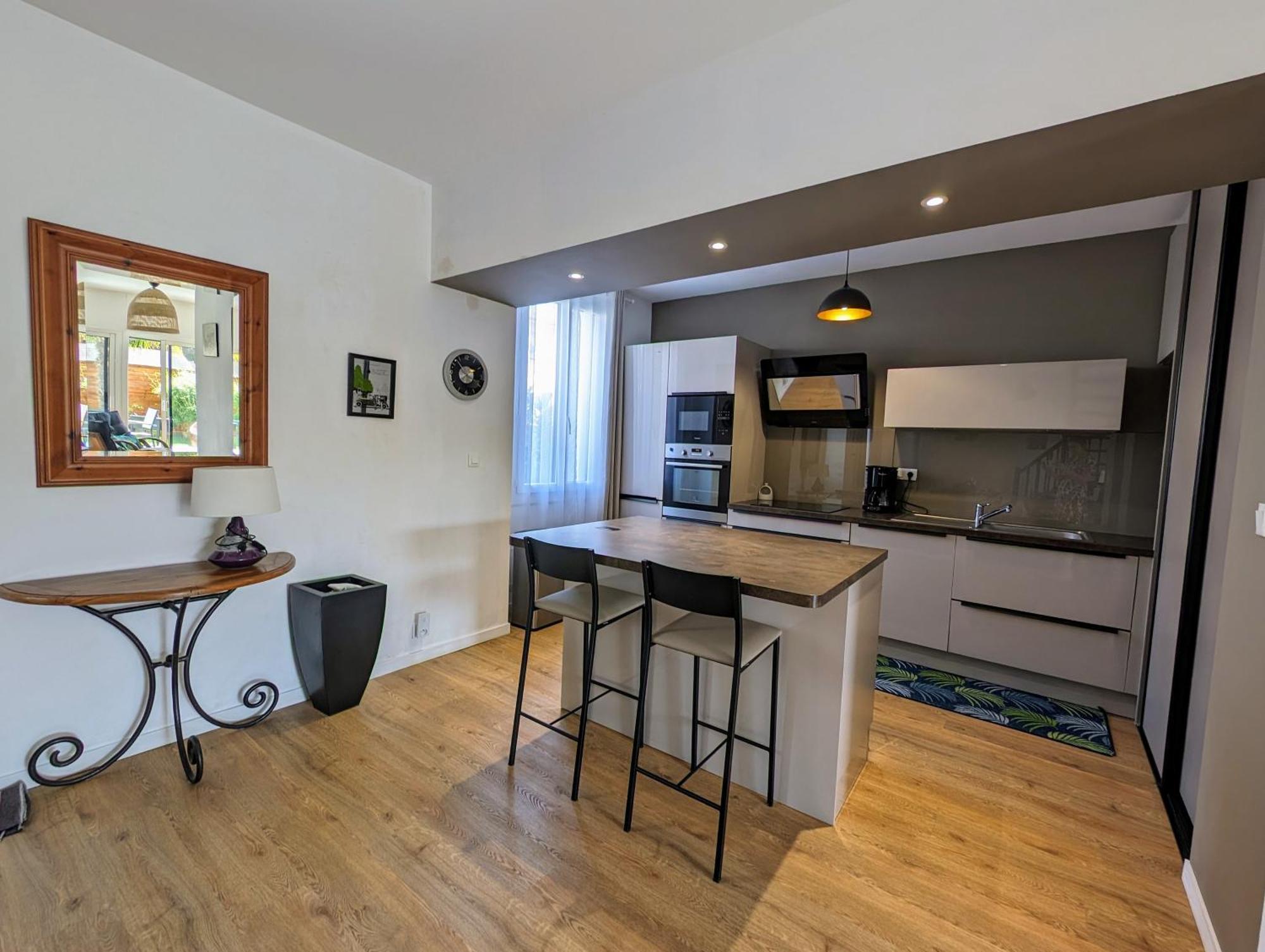 Maison Spacieuse Avec Jardin Proche & Centre Holiday home *